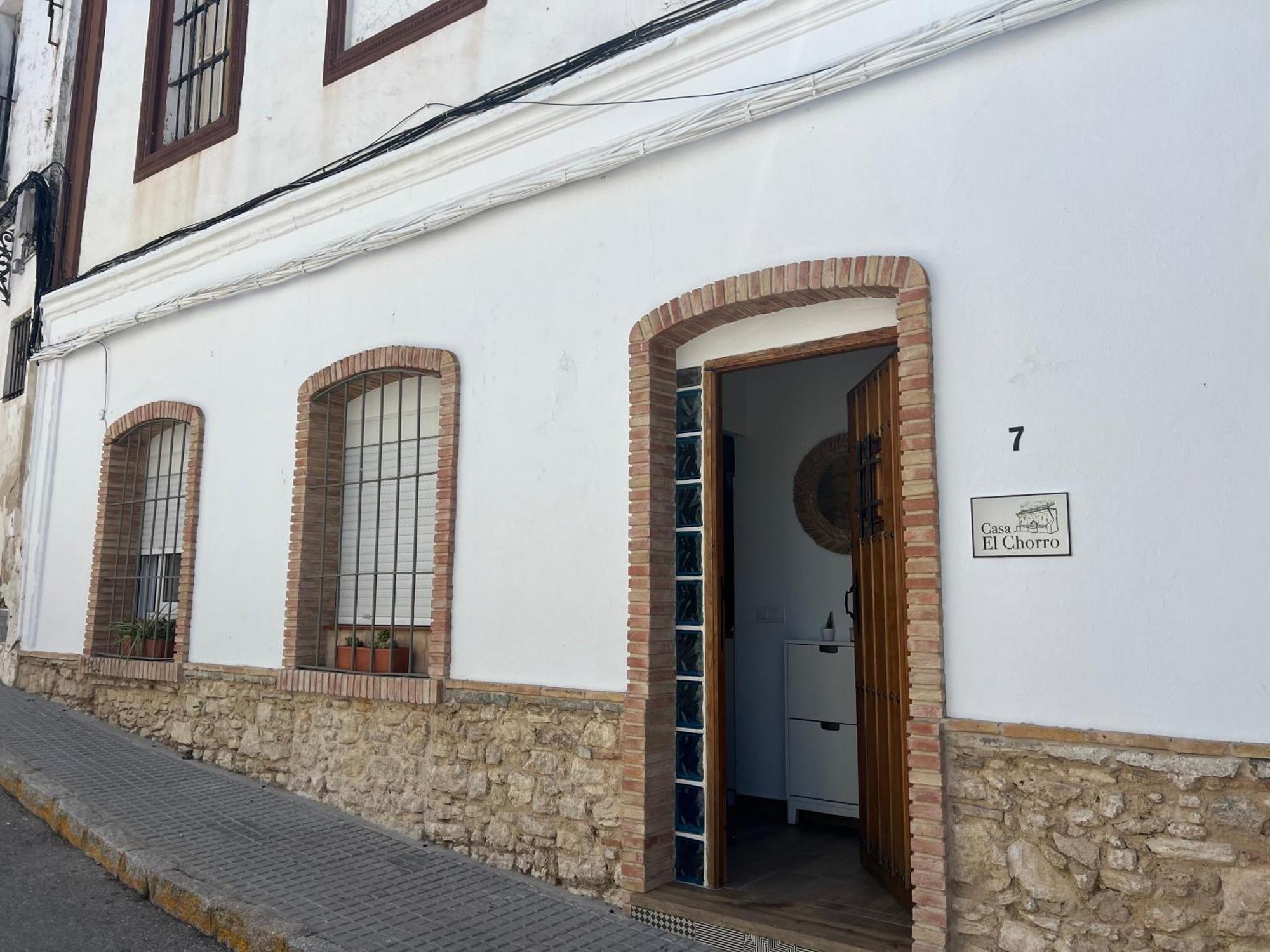 شقة Casa El Chorro بينالوب كاساس فِييخاس المظهر الخارجي الصورة